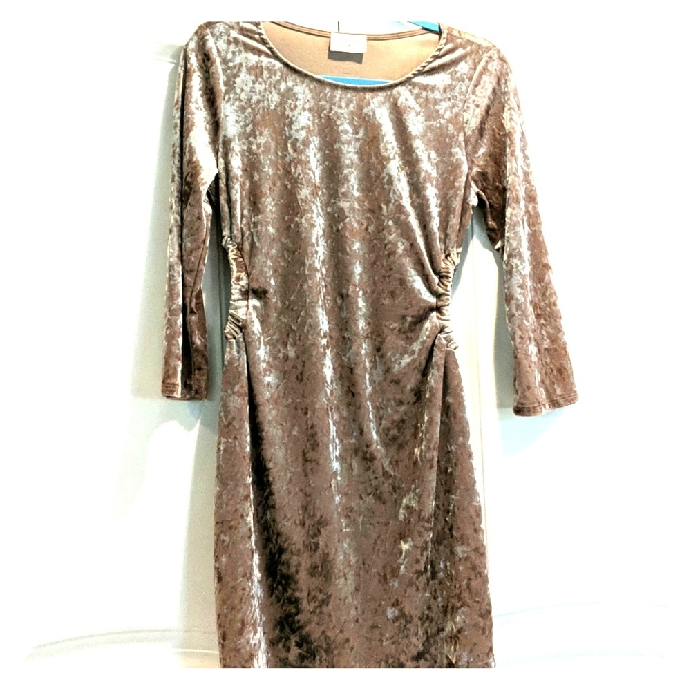 Crushed velvet clutch waist dress